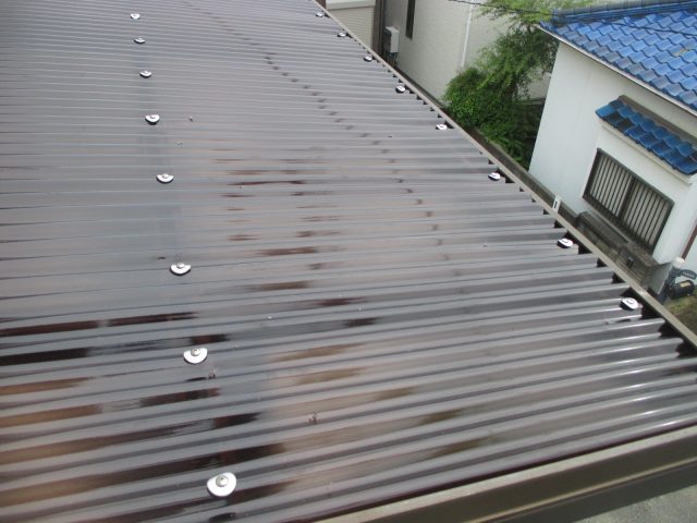 高砂市でのフックで固定されたポリカナミイタ